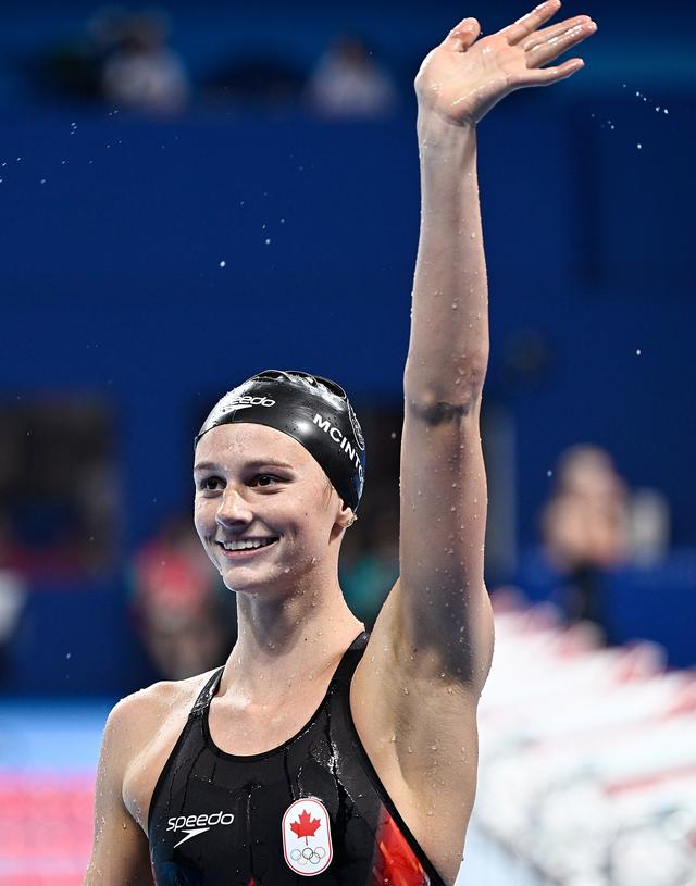 美国女子游泳选手破纪录夺金,掌声雷动的简单介绍 美国女子游泳选手破纪录夺金,掌声雷动的简单介绍