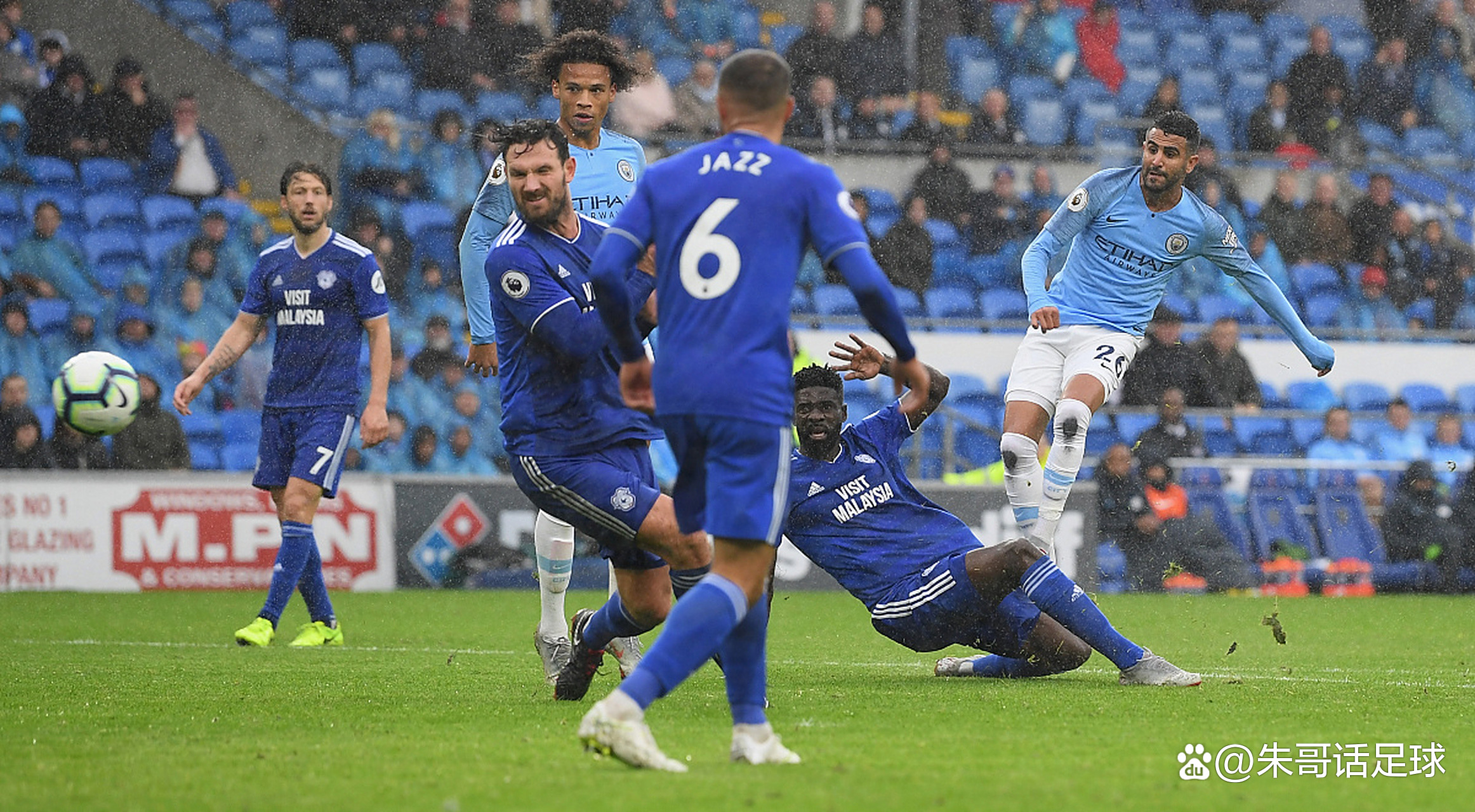 多特蒙德中场快速过渡备战曼城的比赛，气势如虹