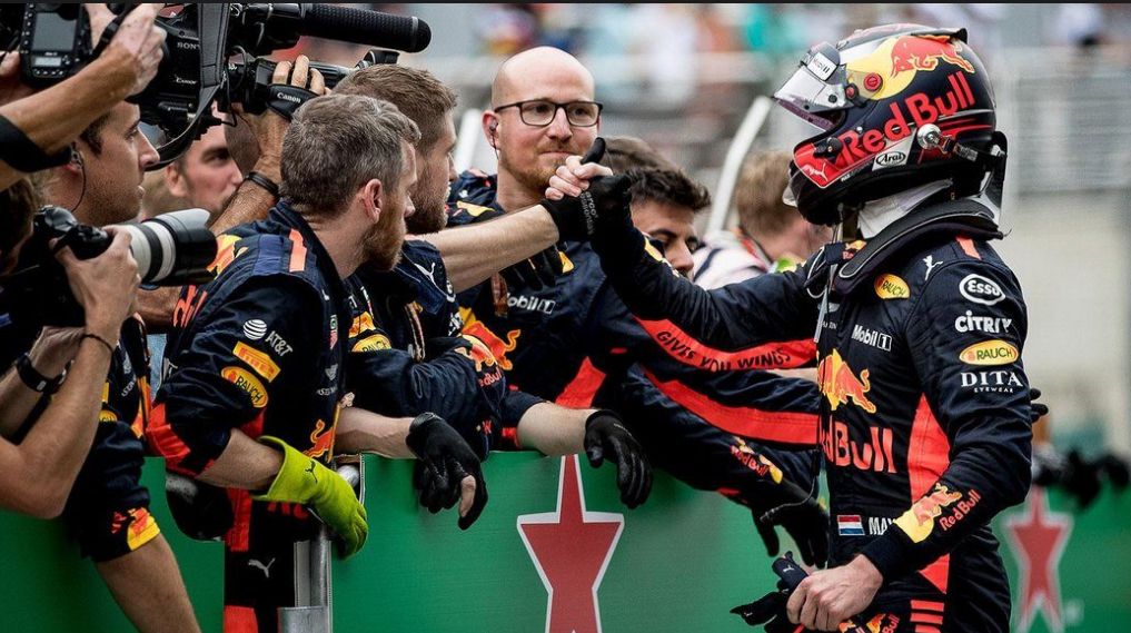 北美联赛精彩纷呈,球迷狂热支持,表现亮眼 北美联赛精彩纷呈,球迷狂热支持,表现亮眼