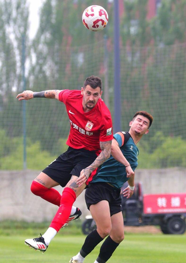 申花主场大胜,迎来胜利的春天,引发热议 申花主场大胜,迎来胜利的春天,引发热议