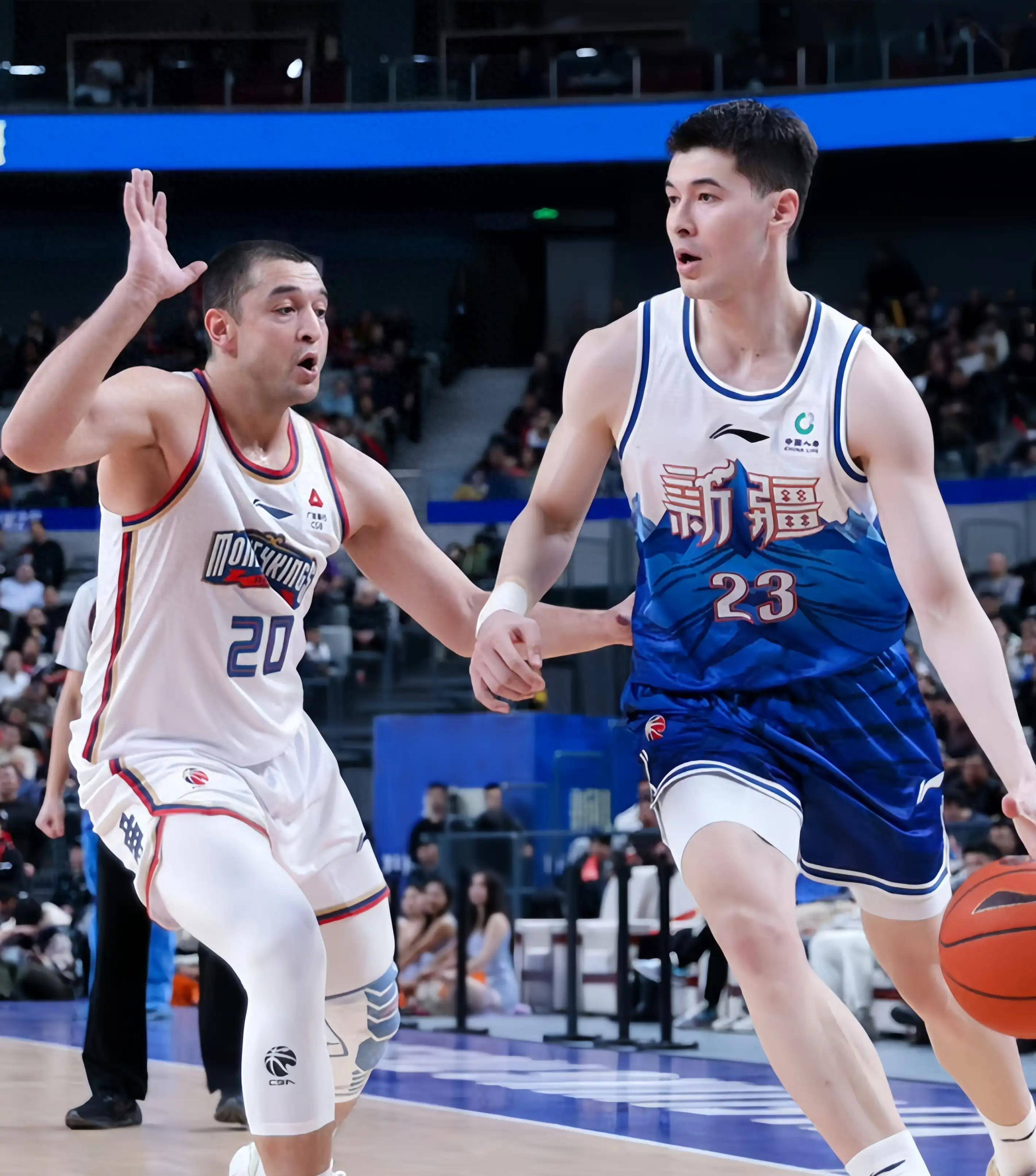 竞技擂台拼尽全力,选手斗志昂扬,士气大振 竞技擂台拼尽全力,选手斗志昂扬,士气大振