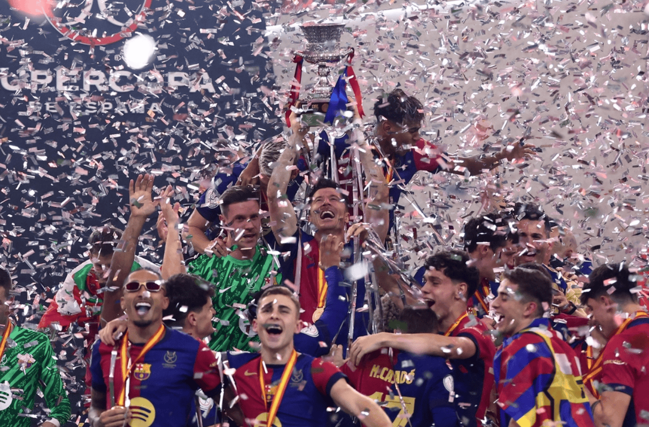 圣埃蒂安球队集体发力，扳回颓势，全场震撼