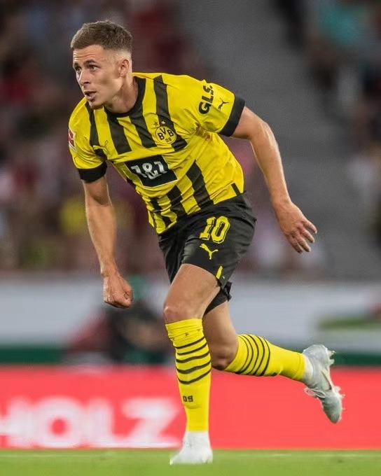 阿扎尔可能因伤无法参加接下来的比赛,稳步上升 阿扎尔可能因伤无法参加接下来的比赛,稳步上升