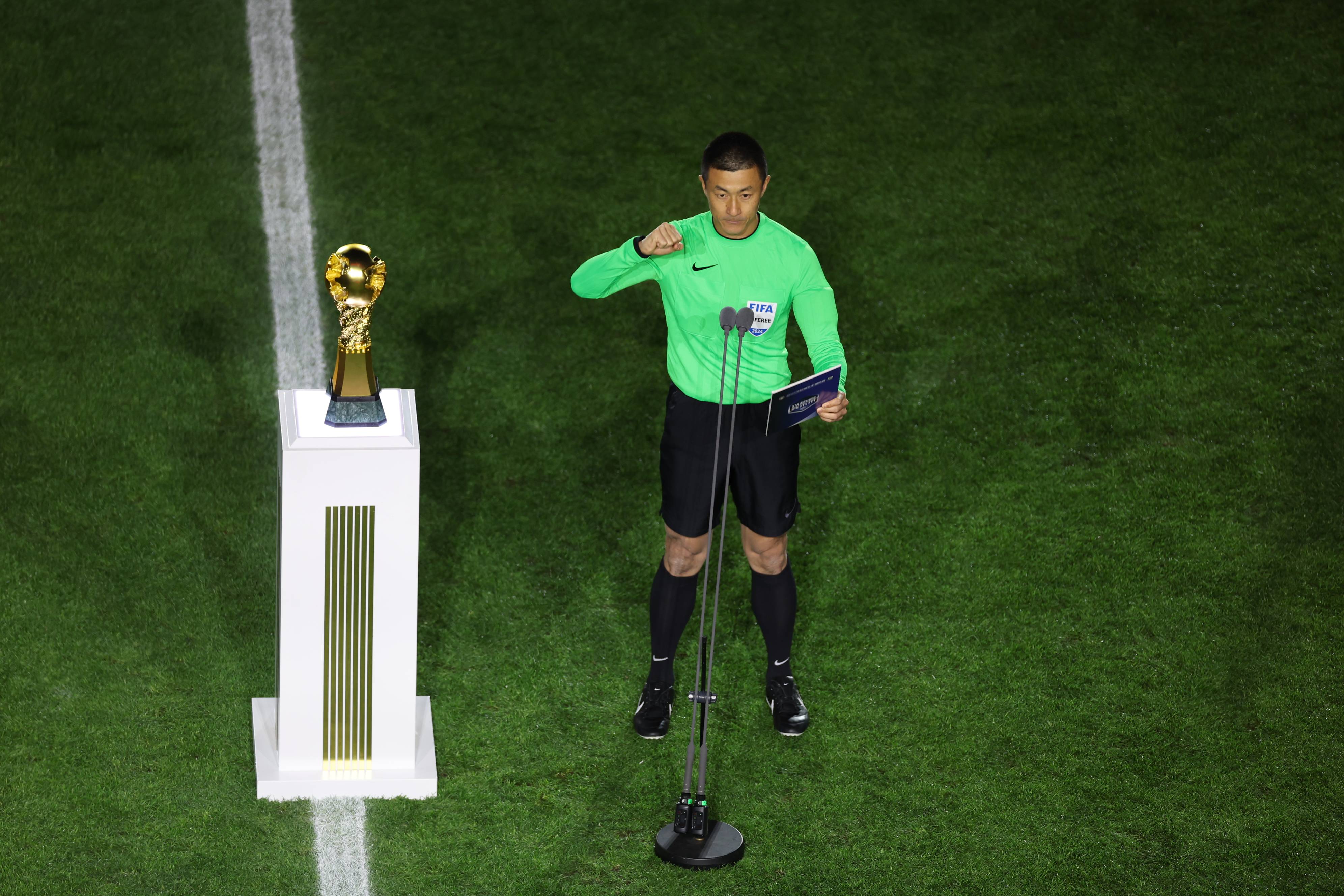 足球国家女队在国际比赛中屡获胜利,引发热议 足球国家女队在国际比赛中屡获胜利,引发热议