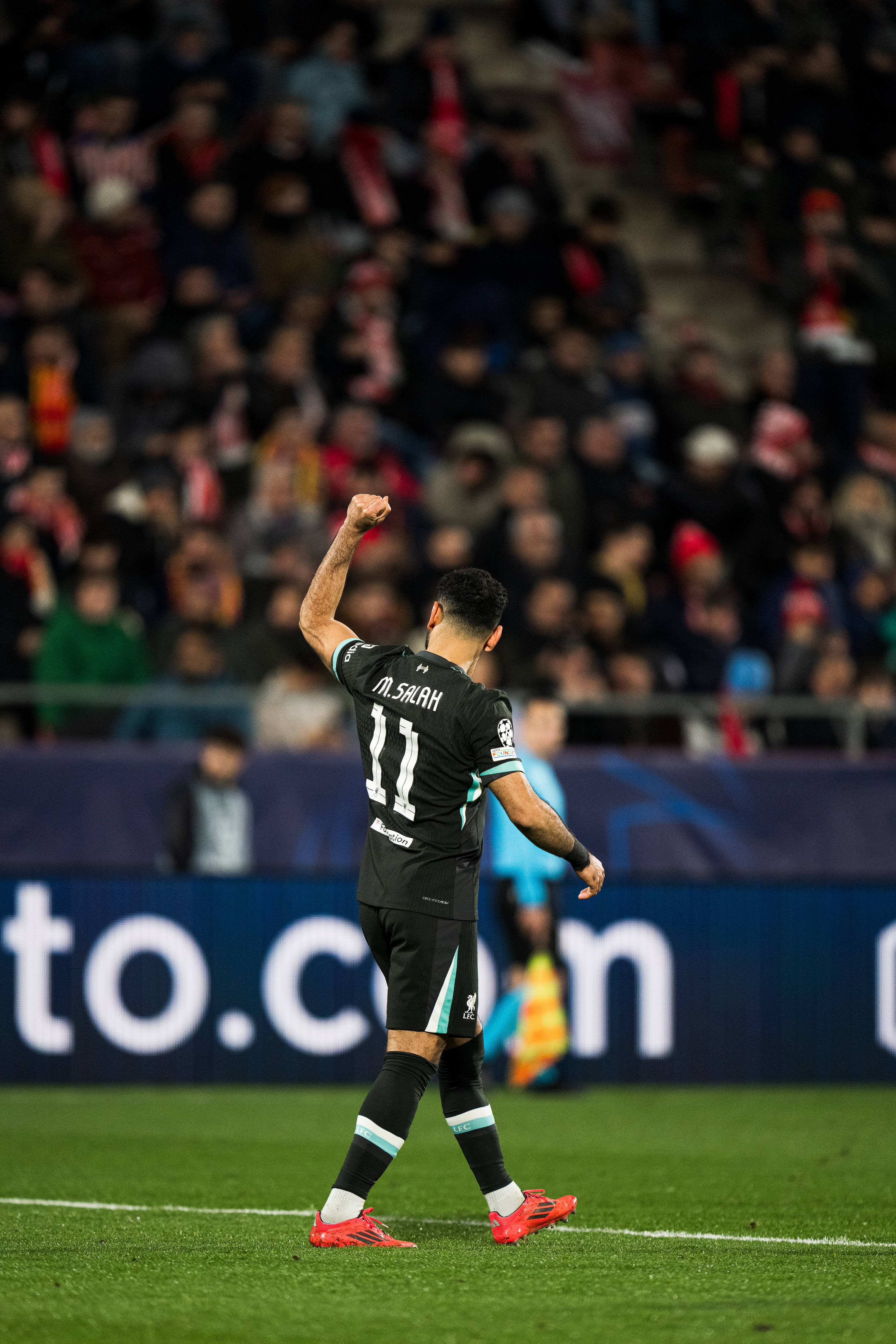 利物浦逆转马德里竞技,晋级淘汰赛,表现亮眼 利物浦逆转马德里竞技,晋级淘汰赛,表现亮眼