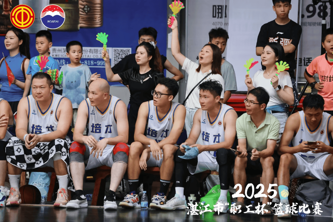 团结拼搏!球队临危不乱,绝地逆转比赛,士气大振的简单介绍 团结拼搏!球队临危不乱,绝地逆转比赛,士气大振的简单介绍