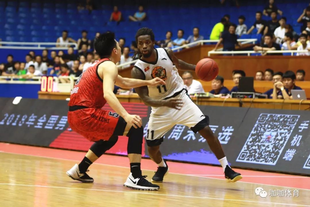 雄鹿抢七大战变数多，需协作提升团队配合性，士气大振