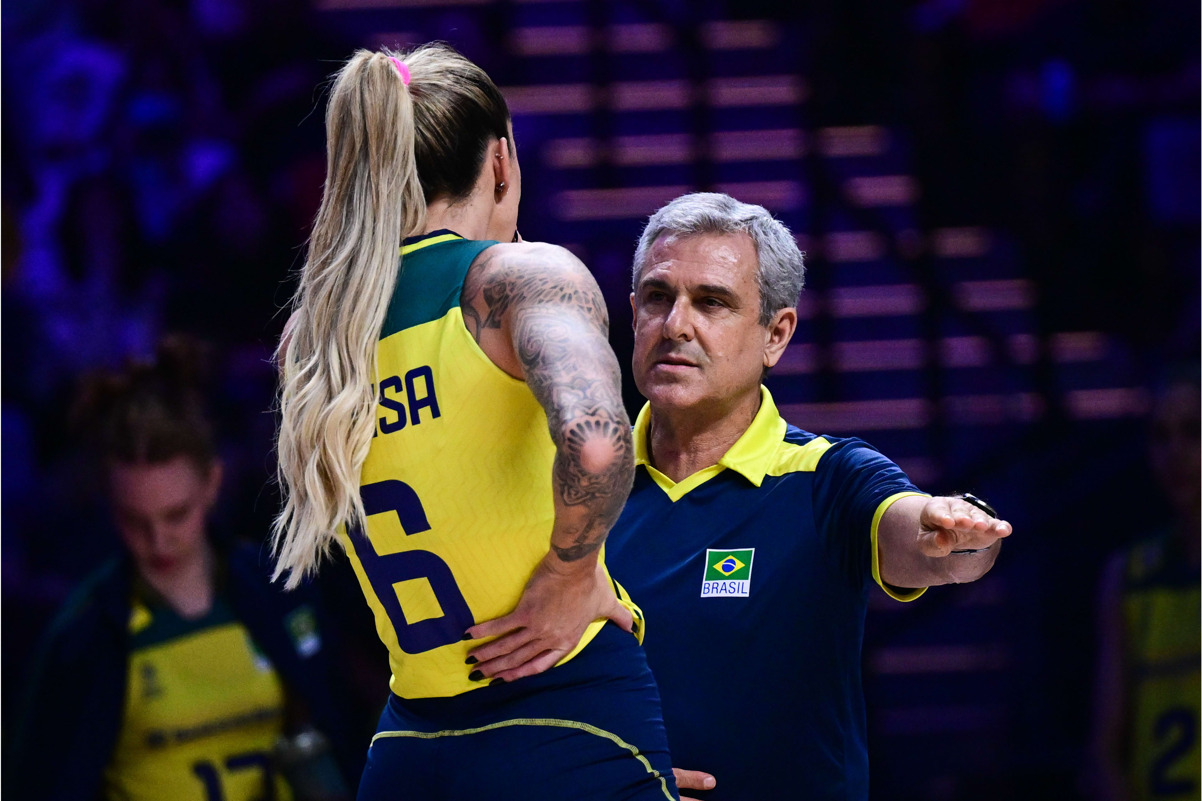 欧预赛热闹开场,劲旅强强对战引发期待,全场震撼的简单介绍 欧预赛热闹开场,劲旅强强对战引发期待,全场震撼的简单介绍