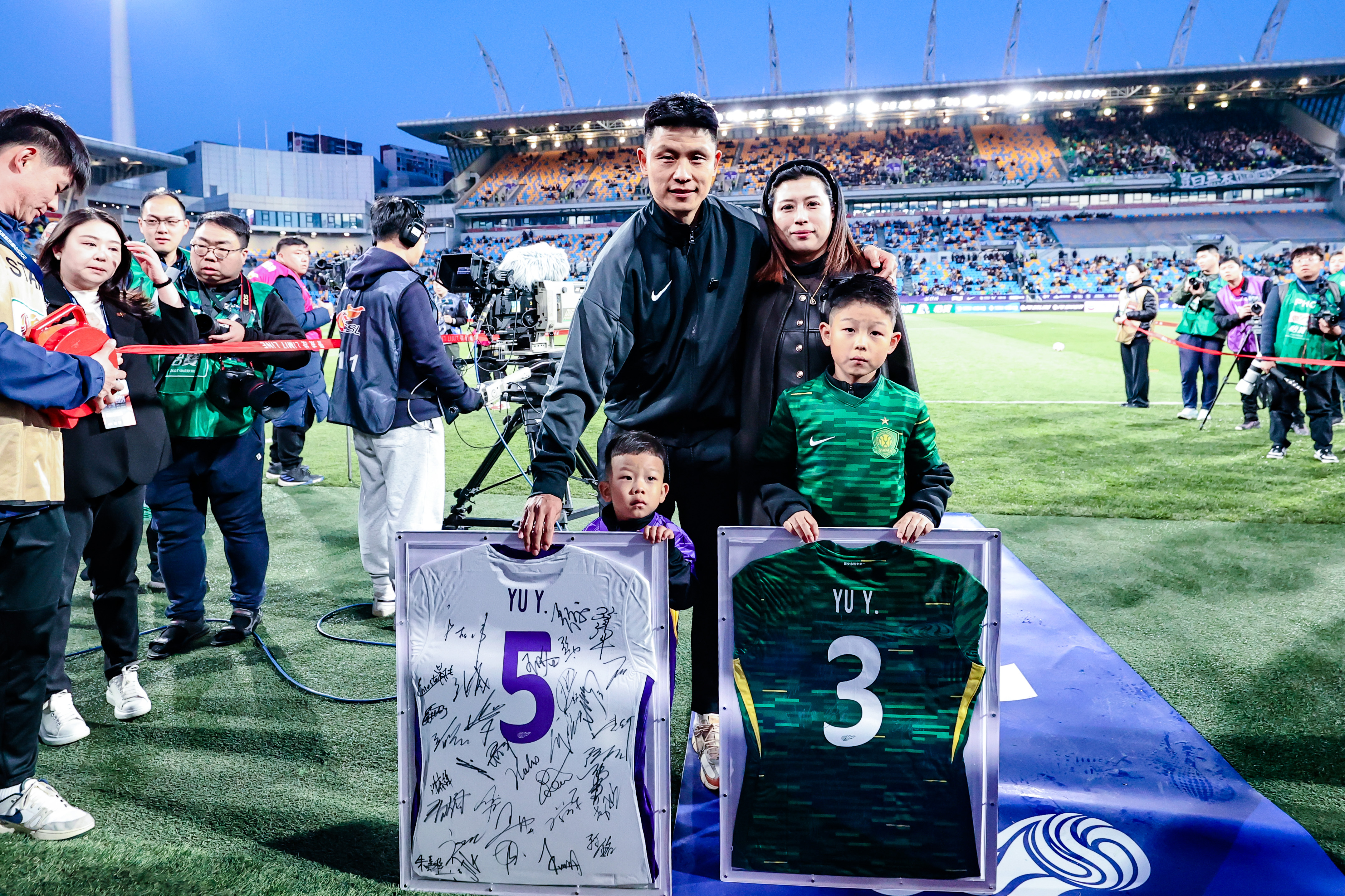 包含国安主场险胜泰达,稳居积分榜前列,表现亮眼的词条 包含国安主场险胜泰达,稳居积分榜前列,表现亮眼的词条