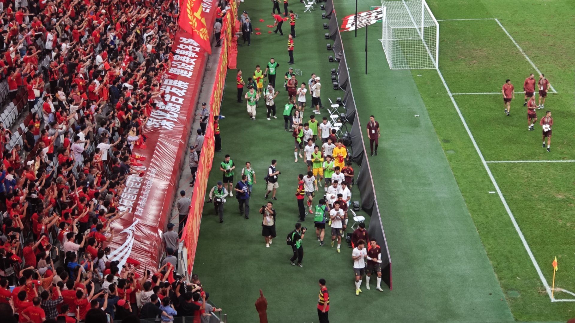 亚洲足球俱乐部参与国际友谊赛，气势如虹