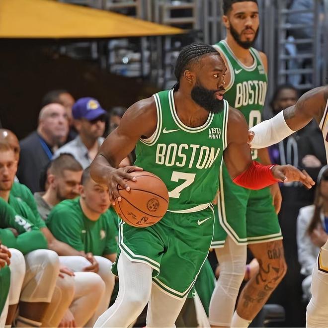 活塞负于凯尔特人，客场遭遇困难重重，引发热议的简单介绍