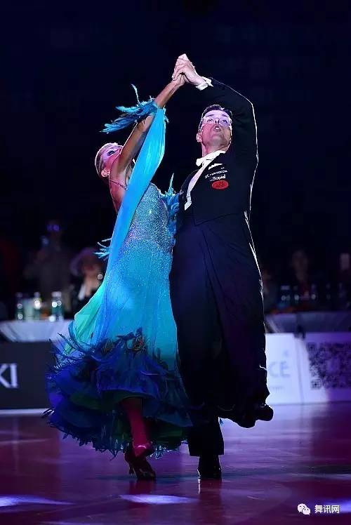 看点不断,比赛中出现悬念!观众心情激动!,掌声雷动 看点不断,比赛中出现悬念!观众心情激动!,掌声雷动