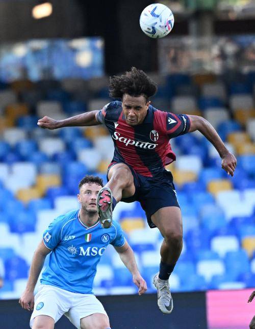 那不勒斯前锋连续进球，全队士气高昂，引发热议的简单介绍