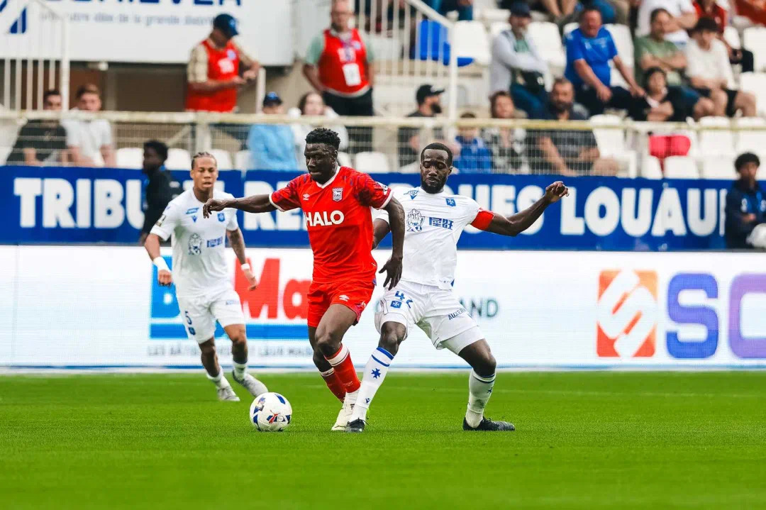 包含南特客场失利,法国联赛排名一落千丈,气势如虹的词条 包含南特客场失利,法国联赛排名一落千丈,气势如虹的词条