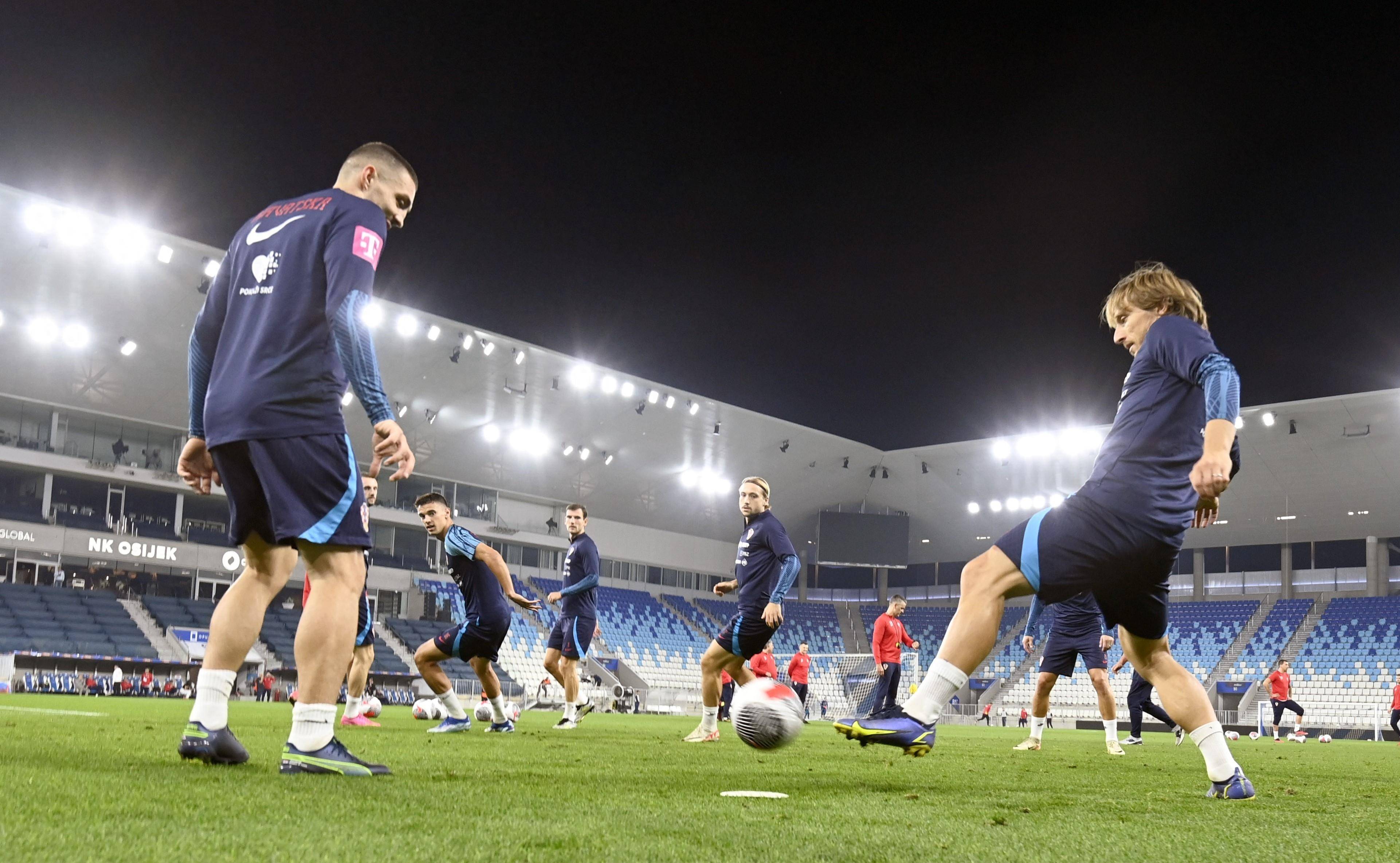 实力碰撞!欧洲杯预选赛四强内战,赛场火爆,势不可挡的简单介绍 实力碰撞!欧洲杯预选赛四强内战,赛场火爆,势不可挡的简单介绍