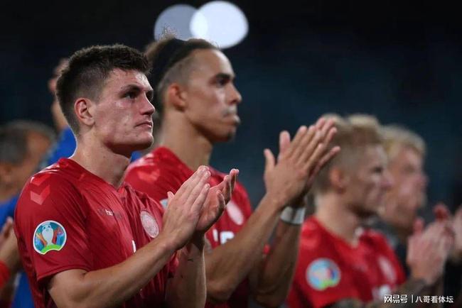 包含丹麦击败瑞典,成功杀入四强,掌声雷动的词条 包含丹麦击败瑞典,成功杀入四强,掌声雷动的词条