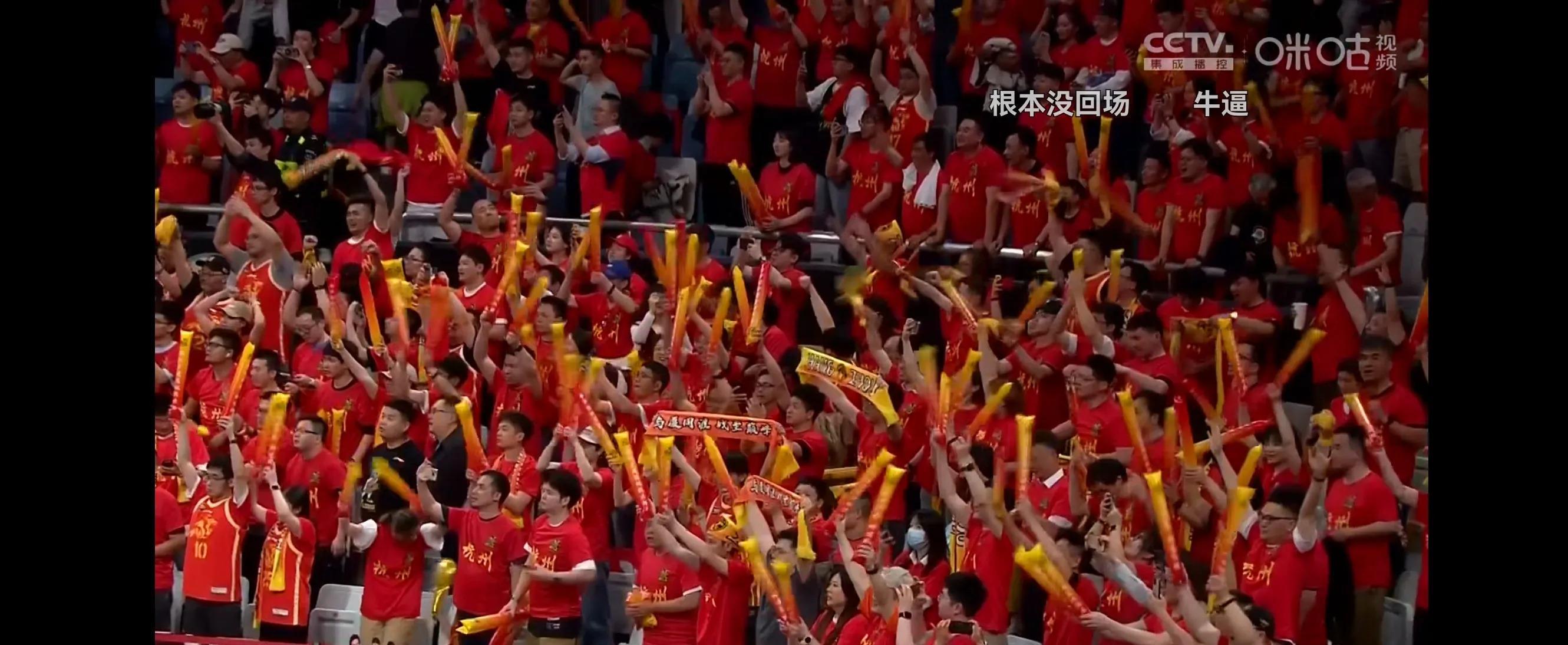 主场对决,球员斗志昂扬,比分持续波动,全场震撼 主场对决,球员斗志昂扬,比分持续波动,全场震撼