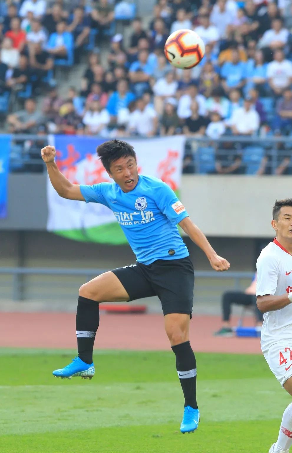 关于波鲁士球队在比赛中完成了胜利,掌声雷动的信息 关于波鲁士球队在比赛中完成了胜利,掌声雷动的信息