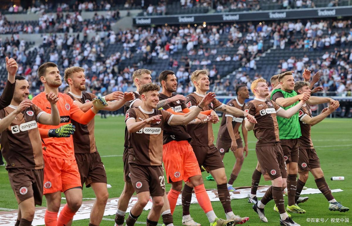 弗赖堡客场击败劲旅,展现强大实力,士气大振 弗赖堡客场击败劲旅,展现强大实力,士气大振