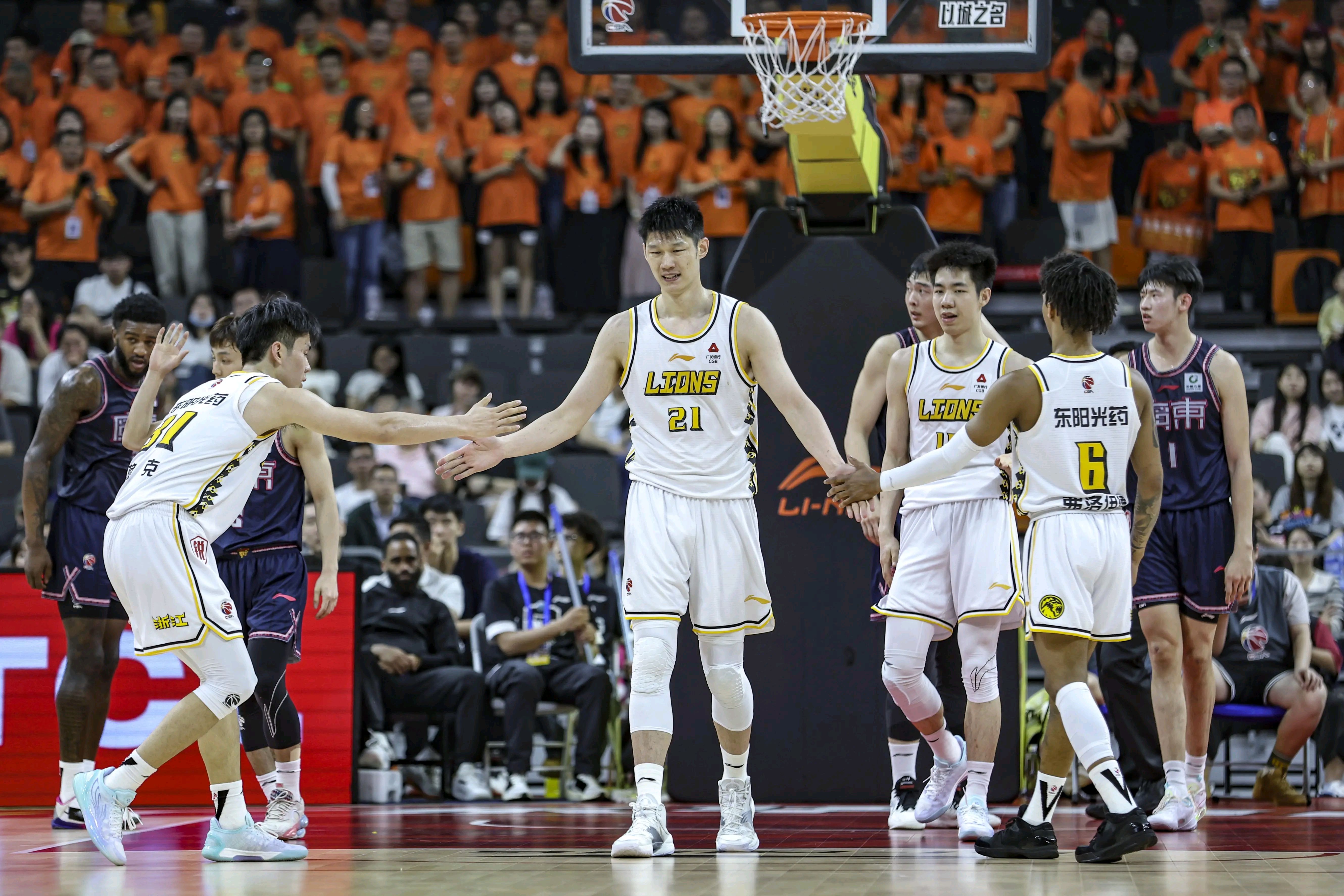 决赛围观:广东队再度亮剑称雄,士气大振的简单介绍 决赛围观:广东队再度亮剑称雄,士气大振的简单介绍