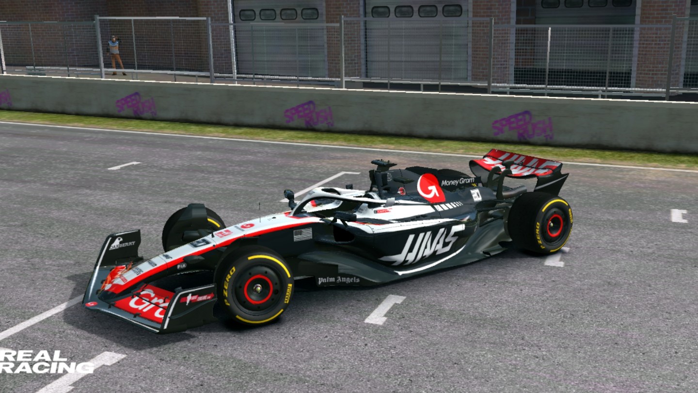 包含红牛车队鏖战哈斯车队，勒克莱尔带队取胜的词条