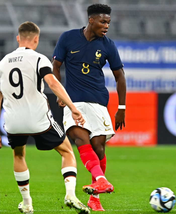 德国队鏖战法国队,奥恰洛夫带队取胜 德国队鏖战法国队,奥恰洛夫带队取胜